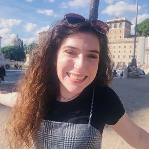 Meet your Posher, Julia